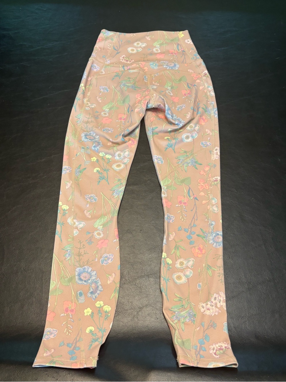 Fabletics PureLux High-Waist Active Leggings - Pastel Flower Print soft &cozy - Picture 2 of 8